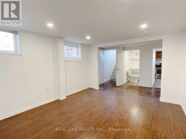 Photo - 36 Victor Blvd