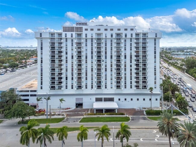 Building Photo - 13499 Biscayne Blvd Unit 403
