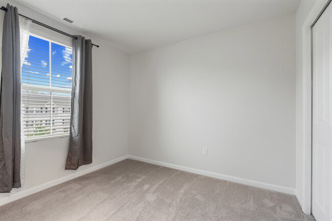 Building Photo - 130 Wye Oak Dr