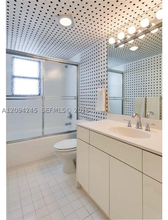 1800 Collins Ave Unit 19F