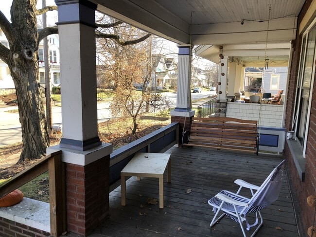 Photo - 2329 Indianola Ave Unit 2329