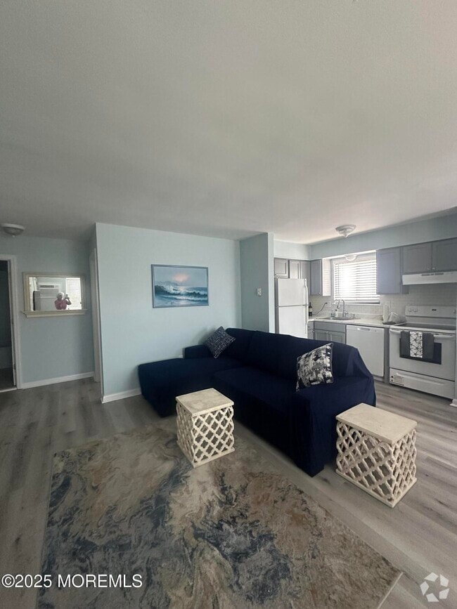 Building Photo - 1382 Ocean Ave Unit a7 Rental