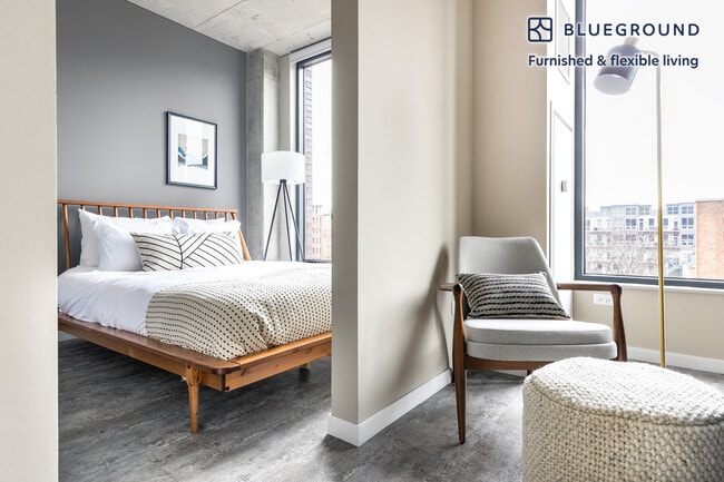 Photo - 939 W Washington Blvd Unit FL4-ID284