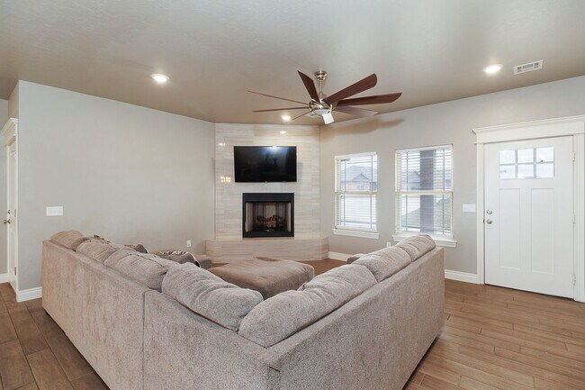 Photo - 13806 NE Lafayette Dr