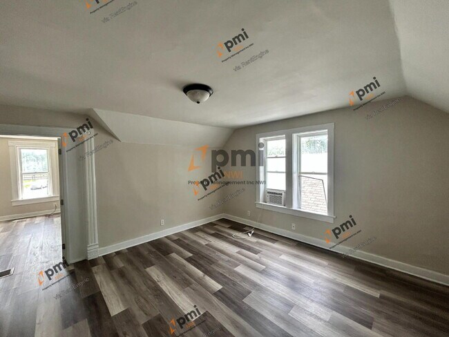 215 Lafayette St Unit 1