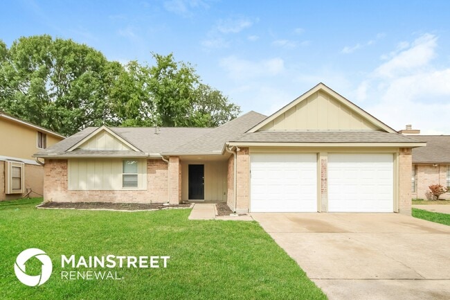 Building Photo - 8811 Oakleaf Forest Dr