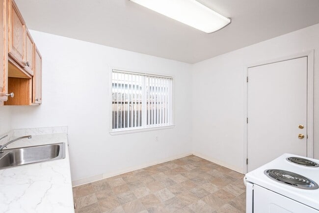 Photo - 700-702 Poplar Avenue Unit 700