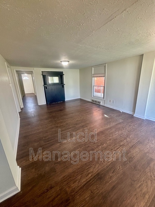 Photo - 3633 Kahlert Ave