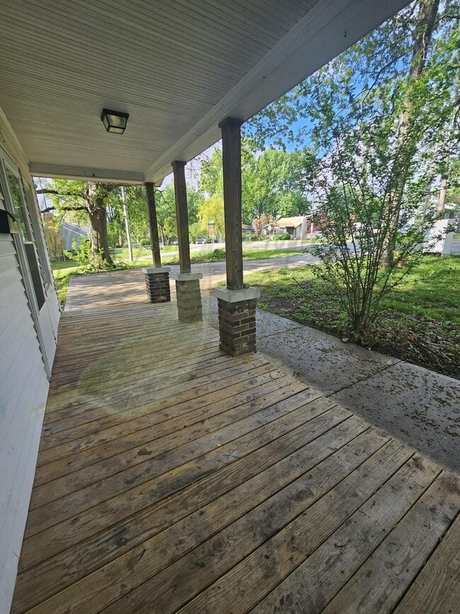 Photo - CHARMING UPDATED BUNGALOW!!!!