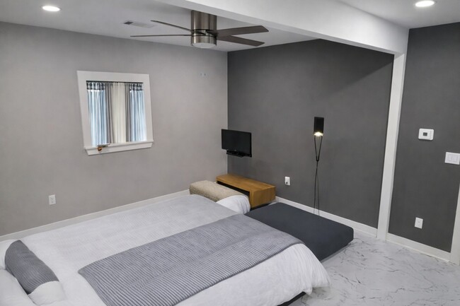 Photo - 7142 Avenue K