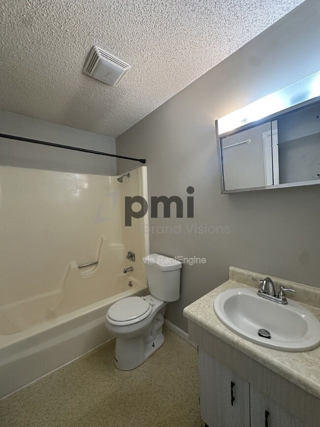 Photo - 24 W Buchanan Ave Unit 11