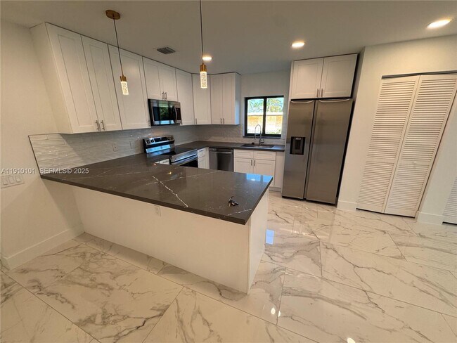 Building Photo - 2430 NW 22nd Rd