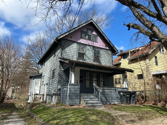 Photo - 2196 6th St SW Unit 2196 6th St SW - Up