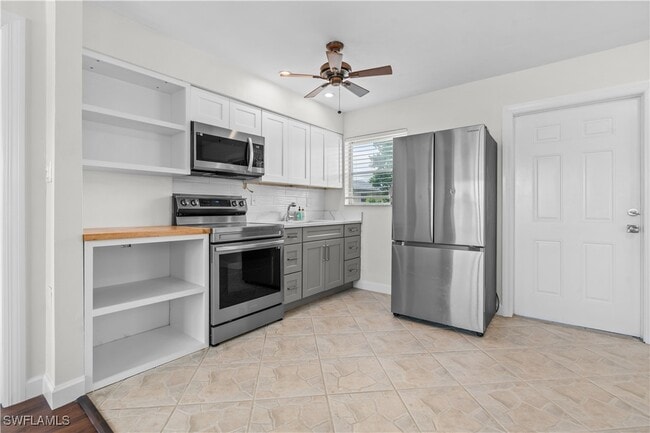Building Photo - 27470 Village Garden Way