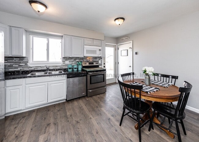 Photo - Cozy 3 Bedroom House in Southeast Colorado Springs