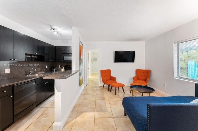 Photo - 1777 Venice Ln Unidad 136