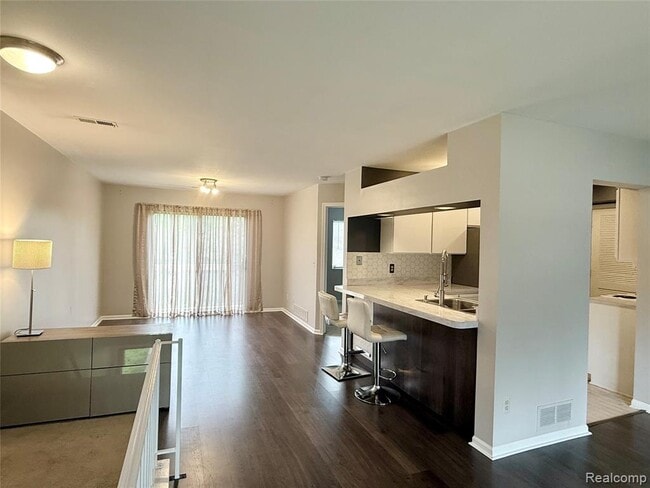 Photo - 1550 Meadowside Dr Unit 187