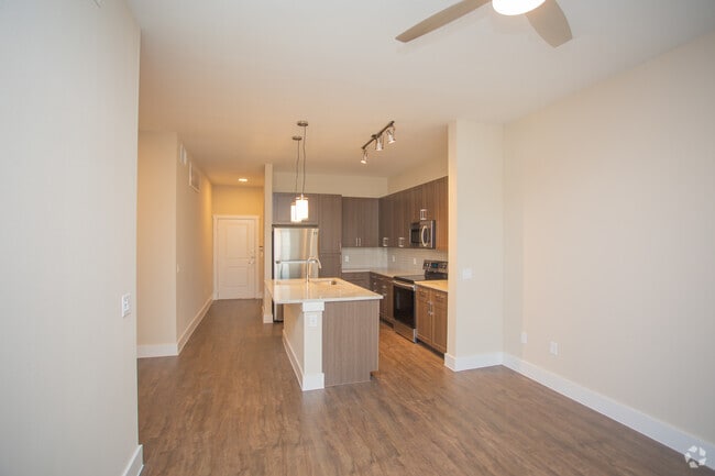 3BR, 2BA - 1275SF - C1