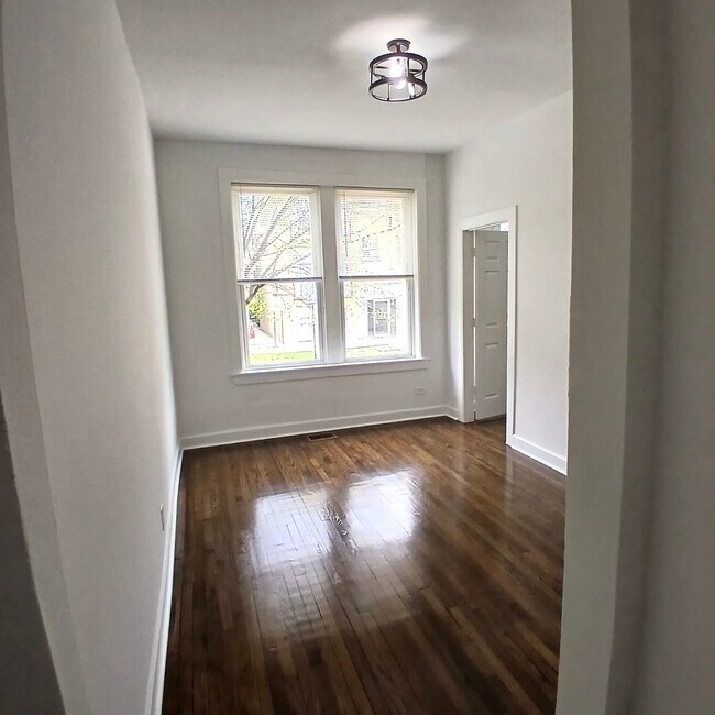 Photo - 4058 W Hirsch St Unit 1