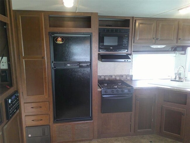 Photo - 19115 NE Miami Ct