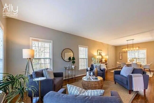 Photo - 170 W Rosewood Dr