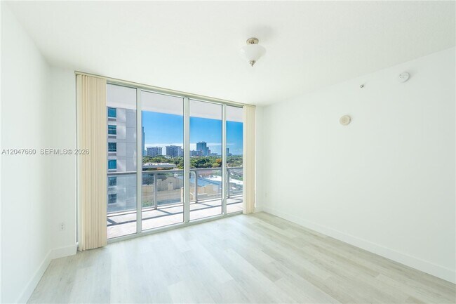 Building Photo - 79 SW 12th St Unit 1105-S