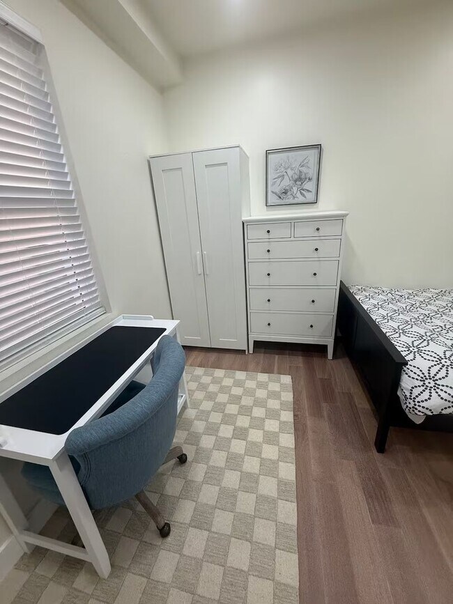 Photo - 3707 Spring Garden St Unidad 1F