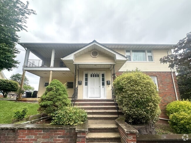 Building Photo - 362 Palisade Ave Unit 1 Rental