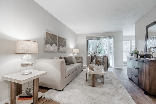 Photo - Country Square Apartments