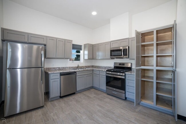 Photo - 195 N 17th Ave