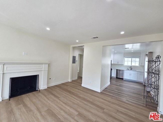 Photo - 1165 Stanford St