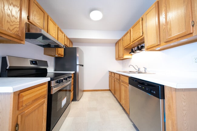 Photo - 634 McIntosh Ct