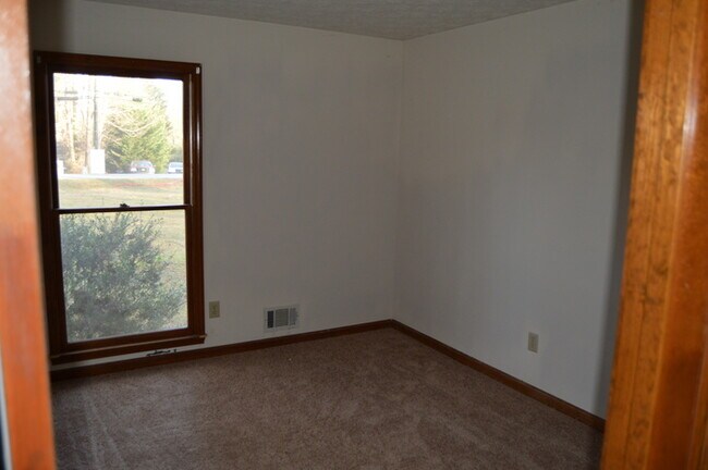 Photo - 3/2 Ranch home Available Now!