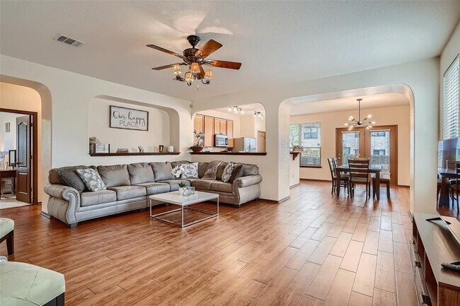 Photo - 1639 Bayland St