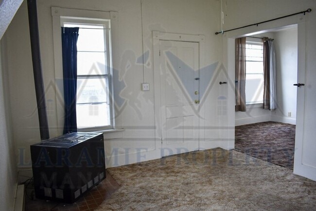Photo - 208 E Sheridan St