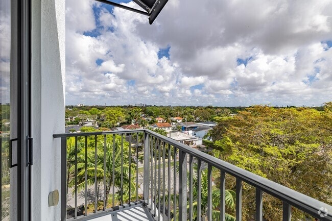 1BR, 1BA - 710SF - Balcony
