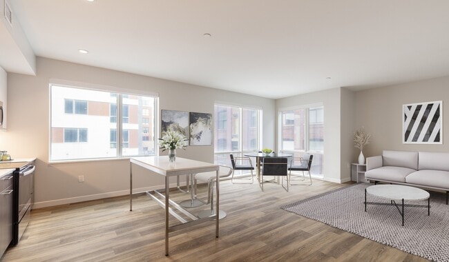 Enjoy the convience and elegance of centrally located Kendall Square apartments.