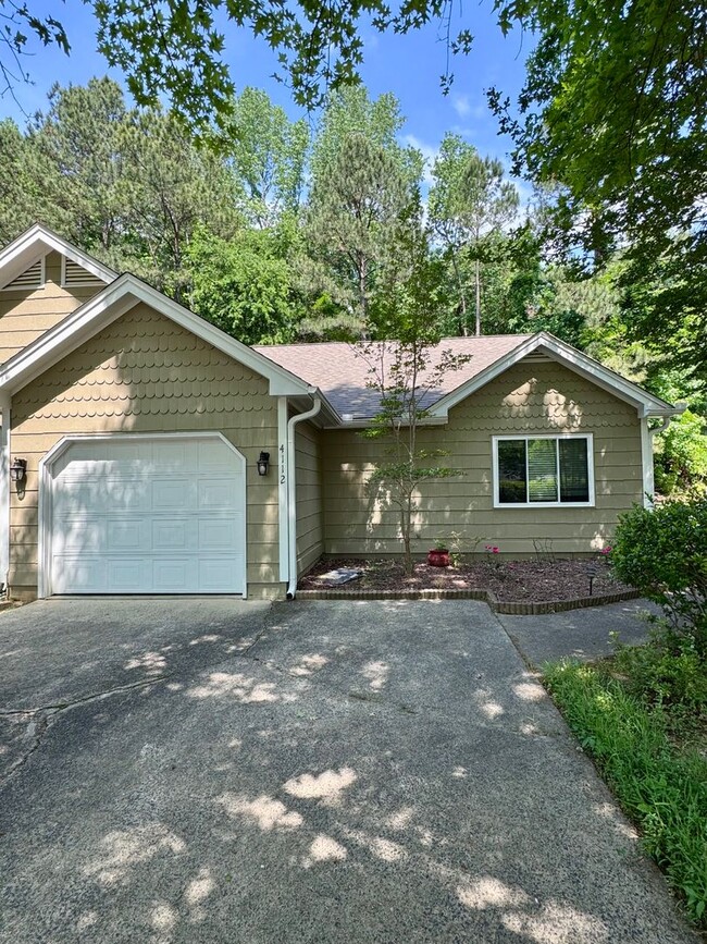 Desirable End Unit Townhome in Five Oaks! - Desirable End Unit Townhome in Five Oaks!