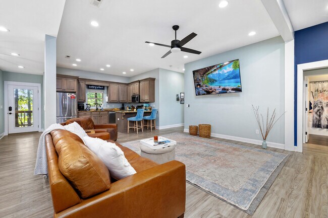 Photo - 930 Loring Mill Rd