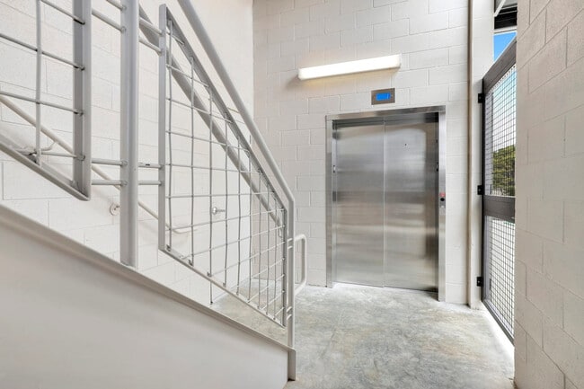 Photo - 10 Riordan Rd Unidad ID1221871P