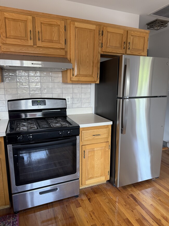Building Photo - 6638 53rd Ave Unit Apartment 2
