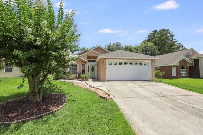 Photo - 1583 Applewood Way