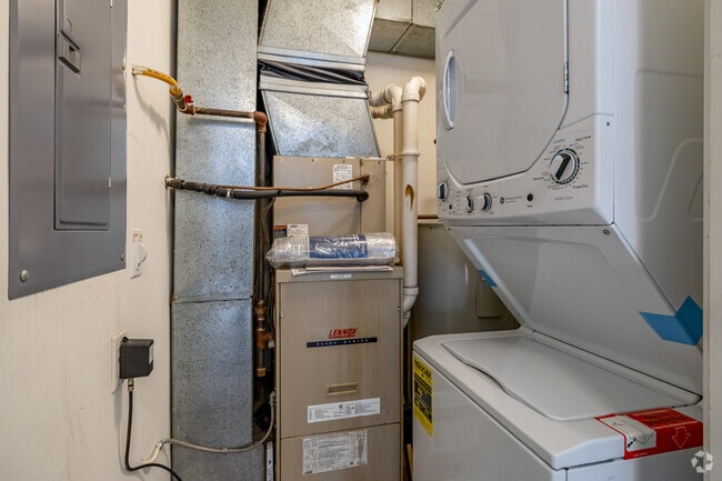 2 habitaciones, 1 baño - 900 pies cuadrados - Lavandería - 3139 Professional Dr