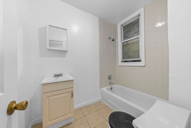 Photo - 146 Bowers St Unit 2