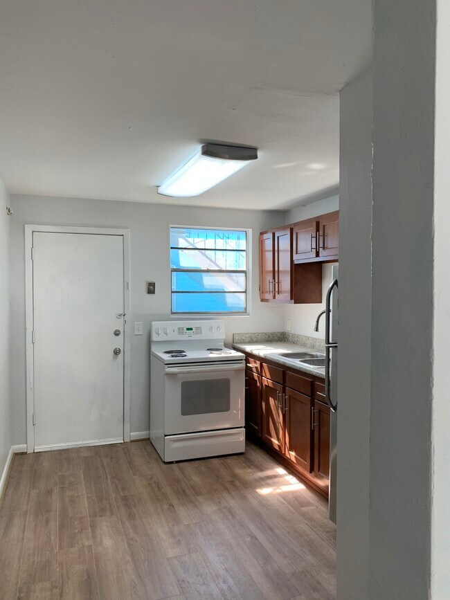 Photo - 1006 W 25th St Unit 3