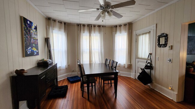 28 Pleasant St Unidad 2 bedroom, furnished, utilities incl