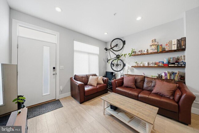 Building Photo - 1728 Ingersoll St