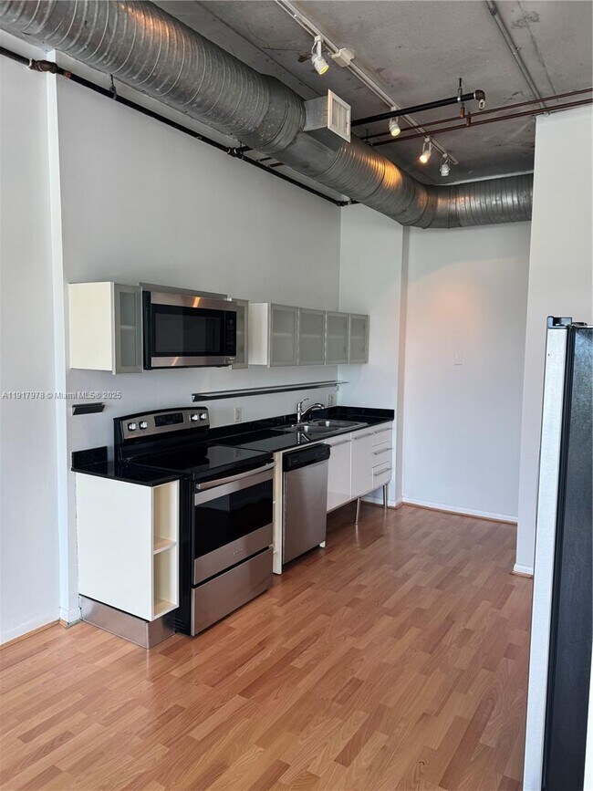 Photo - 10 SW South River Dr Unit 712