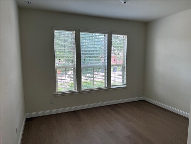 Photo - 6802 Tiger Trl