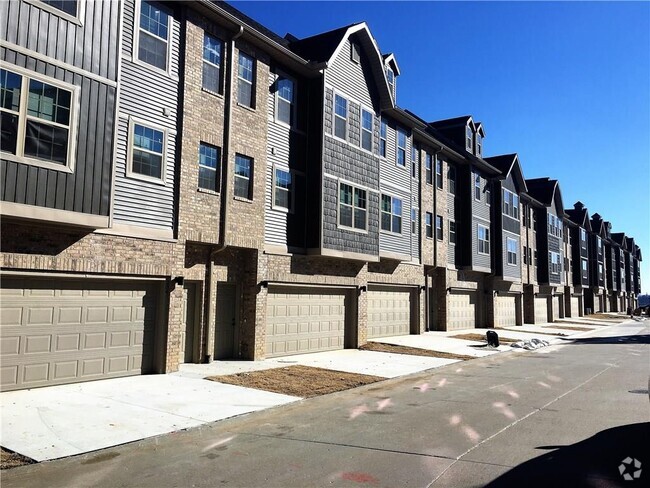 Building Photo - 250 S Slopeside Dr Rental